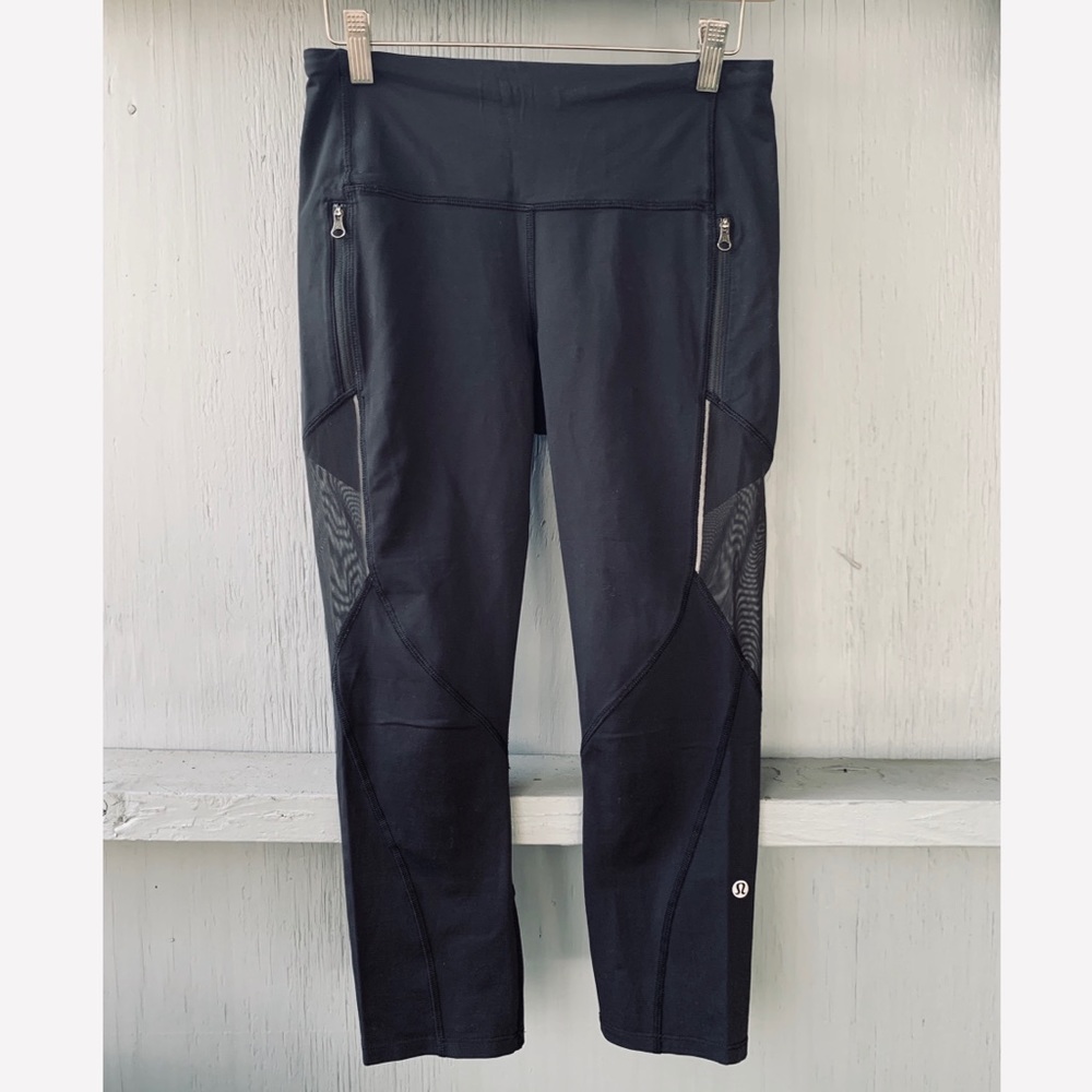 Rare Lululemon Mesh Back Panel Zip Pocket Crops